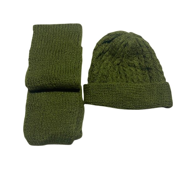 Green Handmade Ultrasoft Scarf and Hat set - Picture 1 of 2